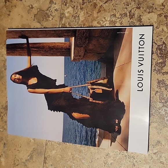 ELLE USA MAGAZINE December 2024 January 2025 JULIANNE MOORE TILDA SWINTON - Picture 2 of 3